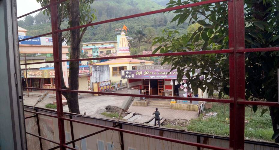 Manisha Lodging, Lonavala 3